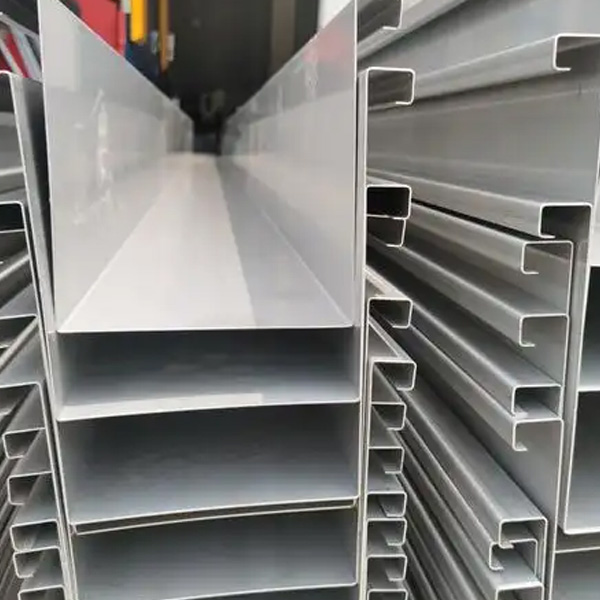 ���P����